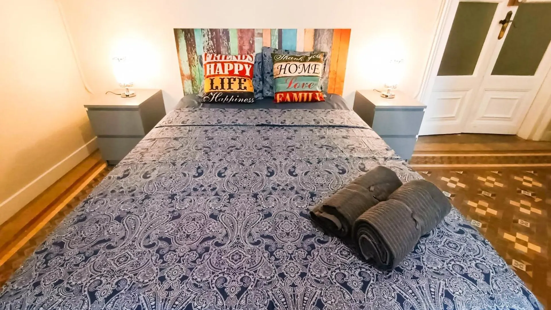 Oasis Rooms Barcelona - Roger Lluria