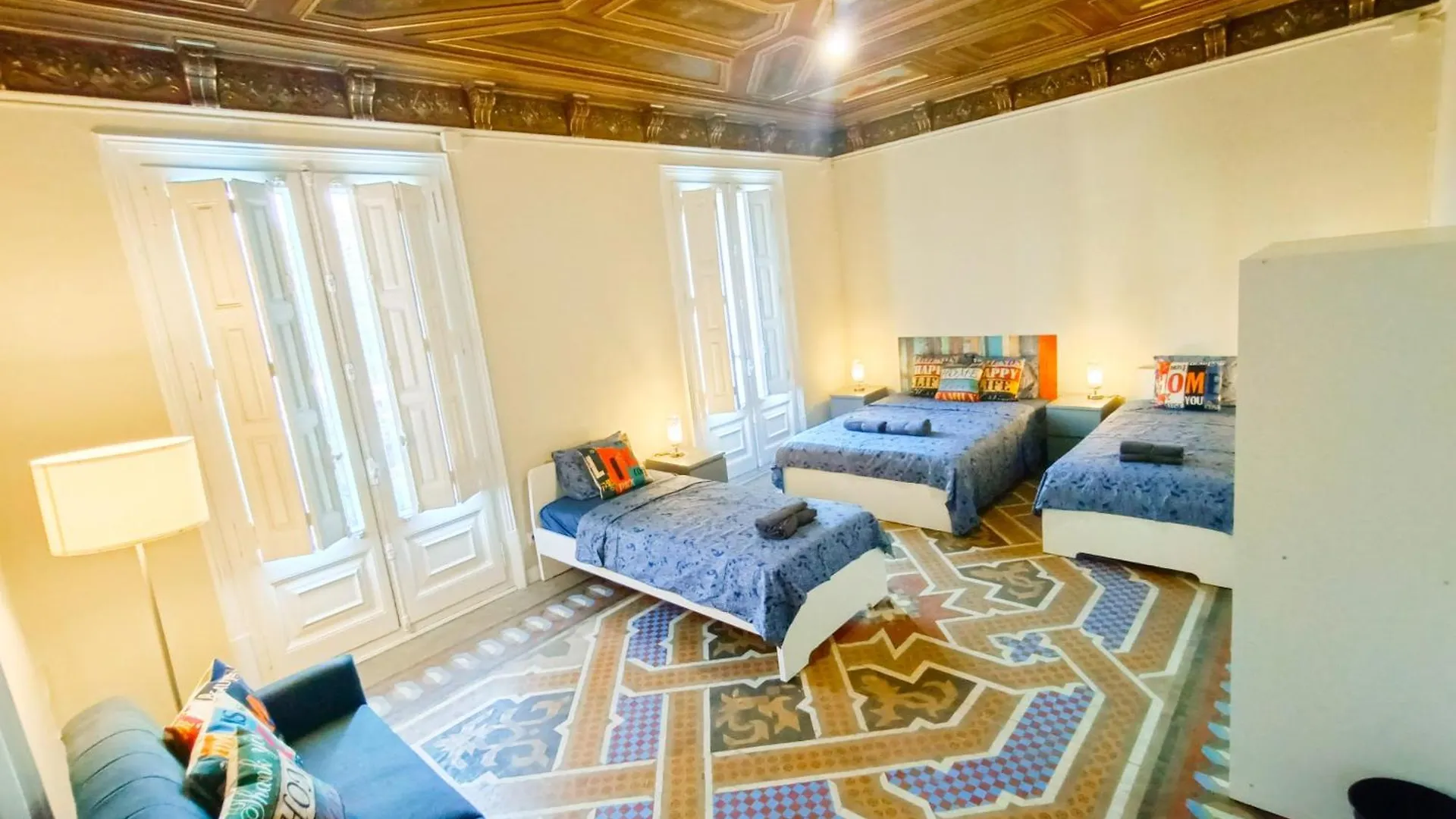 Oasis Rooms Barcelona - Roger Lluria